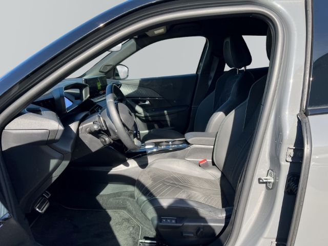 Fahrzeugabbildung Peugeot 2008 GT Navi Leder 360 Kamera Massagesitze LED Klimaautom Fahrerprofil DAB Ambientebeleuchtung