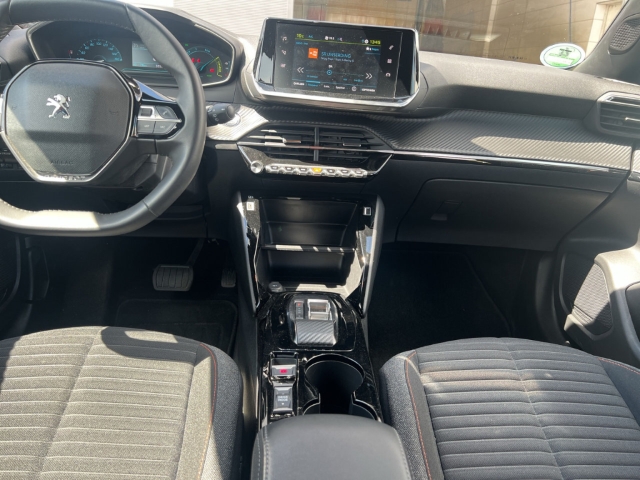 Fahrzeugabbildung Peugeot e-2008 Active Pack LED Klimaautom DAB Keyless Spurhalteass. Verkehrszeichenerk. Rückfahrkam.