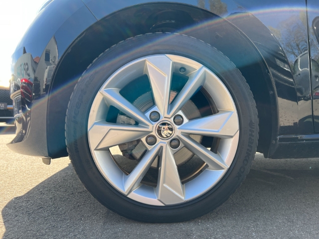 Fahrzeugabbildung SKODA Citigo e iV Style Klimaautom DAB Ambientebeleuchtung SHZ Spurhalteass. Temp Tel.-Vorb.