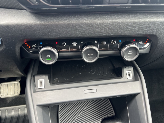 Fahrzeugabbildung Citroen C4 Shine HUD AHK Navi Soundsystem 360 Kamera LED Apple CarPlay Android Auto