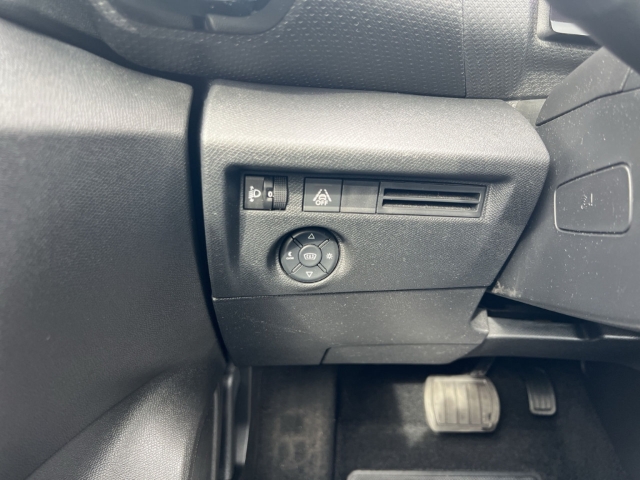 Fahrzeugabbildung Citroen C4 Shine HUD AHK Navi Soundsystem 360 Kamera LED Apple CarPlay Android Auto