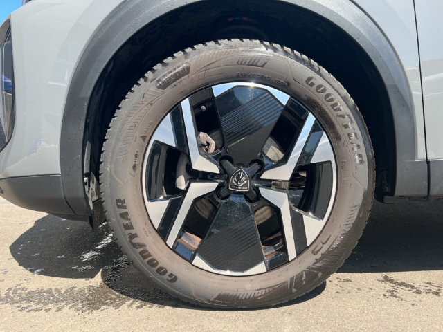 Fahrzeugabbildung Peugeot 2008 GT Navi Alcantara Massagesitze LED Klimaautom Fahrerprofil DAB Ambientebeleuchtung