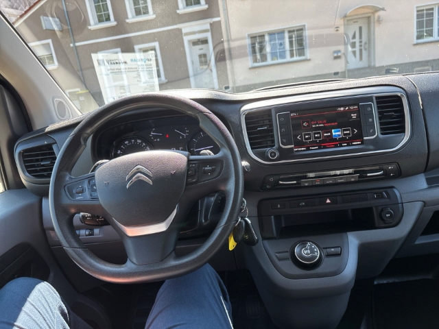 Fahrzeugabbildung Citroen Jumpy Kasten Club XS StandHZG Navi Apple CarPlay Android Auto Klimaautom Musikstreaming