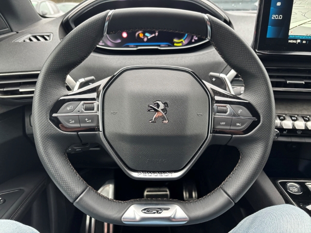 Fahrzeugabbildung Peugeot 3008 GT Hybrid El. Panodach Navi Digitales Cockpit LED ACC El. Heckklappe Apple CarPlay