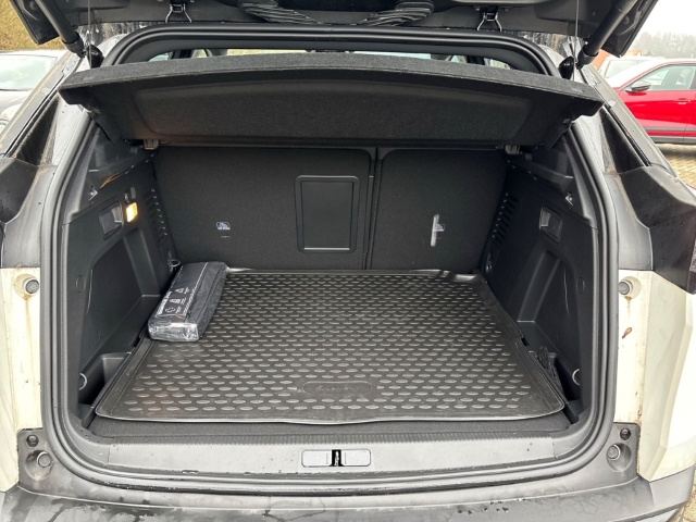 Fahrzeugabbildung Peugeot 3008 GT Hybrid El. Panodach Navi Digitales Cockpit LED ACC El. Heckklappe Apple CarPlay