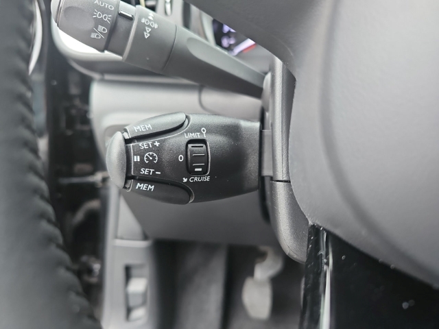 Fahrzeugabbildung Citroen C3 Max 1.2 PureTech 110 Navi LED Apple CarPlay Android Auto Klimaautom Musikstreaming