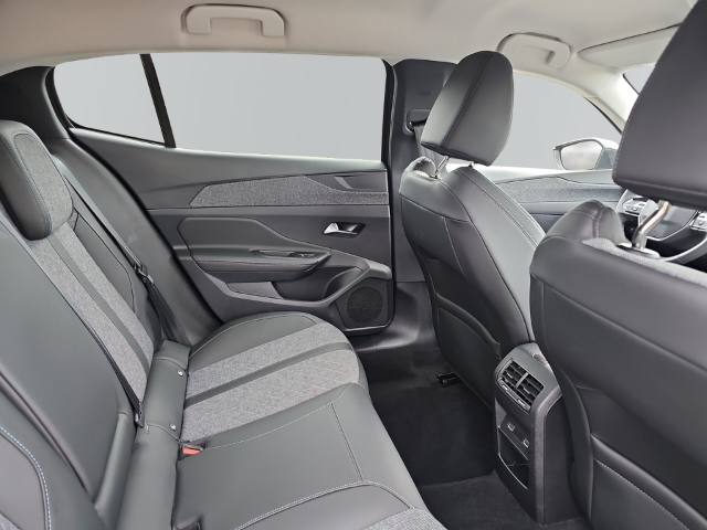 Fahrzeugabbildung Peugeot 408 Allure Pack Navi Digitales Cockpit Memory Sitze 360 Kamera LED ACC Apple CarPlay