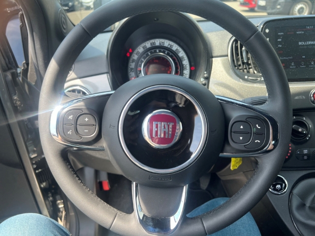 Fahrzeugabbildung Fiat 500 Basis ACC Apple CarPlay Android Auto DAB Temp PDC Berganfahrass. Regensensor Speedlimiter