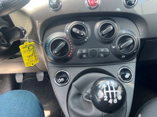 Fahrzeugabbildung Fiat 500 Basis ACC Apple CarPlay Android Auto DAB Temp PDC Berganfahrass. Regensensor Speedlimiter