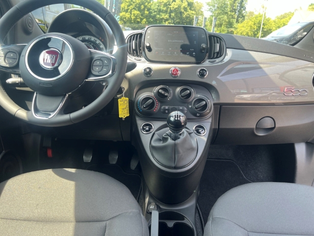 Fahrzeugabbildung Fiat 500 Basis ACC Apple CarPlay Android Auto DAB Temp PDC Berganfahrass. Regensensor Speedlimiter