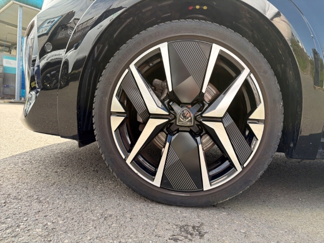 Fahrzeugabbildung Peugeot 208 GT Navi 360 Kamera LED Apple CarPlay Android Auto Klimaautom Fahrerprofil DAB