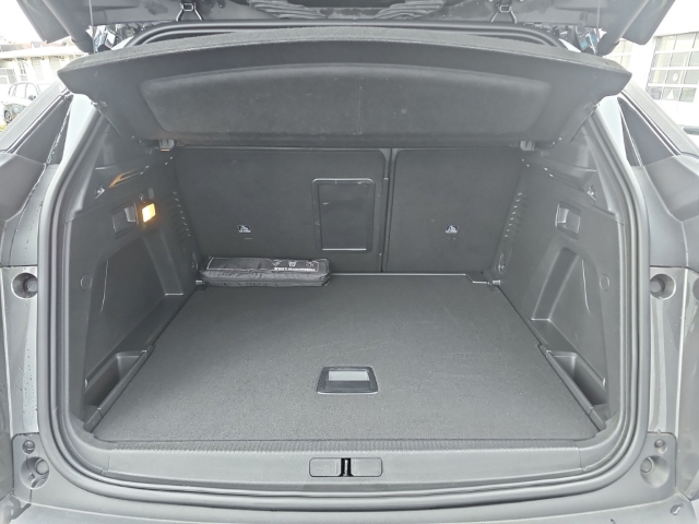 Fahrzeugabbildung Peugeot 3008 GT El. Panodach Navi Digitales Cockpit 360 Kamera LED ACC El. Heckklappe 2-Zonen-Klimaautom