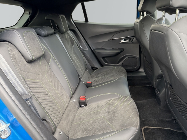 Fahrzeugabbildung Peugeot 2008 GT AHK-abnehmbar Navi Leder 360 Kamera Massagesitze LED ACC Klimaautom Fahrerprofil
