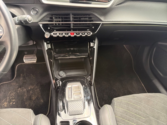 Fahrzeugabbildung Peugeot 2008 GT AHK-abnehmbar Navi Leder 360 Kamera Massagesitze LED ACC Klimaautom Fahrerprofil