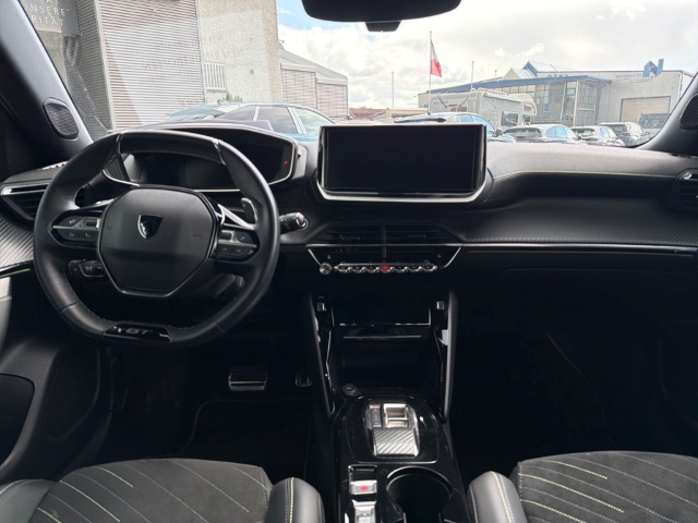 Fahrzeugabbildung Peugeot 2008 GT AHK-abnehmbar Navi Leder 360 Kamera Massagesitze LED ACC Klimaautom Fahrerprofil