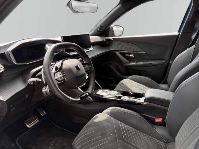 Fahrzeugabbildung Peugeot 2008 GT AHK-abnehmbar Navi Leder 360 Kamera Massagesitze LED ACC Klimaautom Fahrerprofil