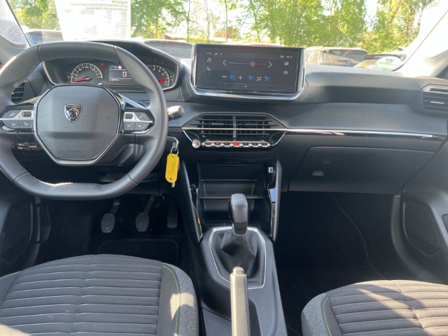 Fahrzeugabbildung Peugeot 208 Active Fahrerprofil DAB Keyless Spurhalteass. Verkehrszeichenerk. Notbremsass.