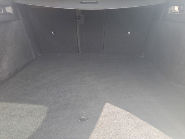 Fahrzeugabbildung Peugeot 308 SW GT Navi Digitales Cockpit Memory Sitze Soundsystem 360 Kamera Massagesitze