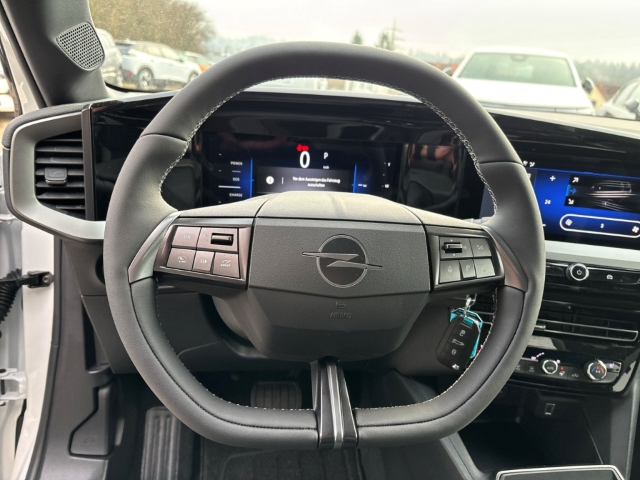Fahrzeugabbildung Opel Mokka Edition Digitales Cockpit LED Apple CarPlay Android Auto Musikstreaming DAB Ambientebeleuchtung