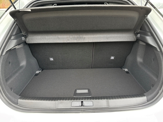 Fahrzeugabbildung Opel Mokka Edition Digitales Cockpit LED Apple CarPlay Android Auto Musikstreaming DAB Ambientebeleuchtung