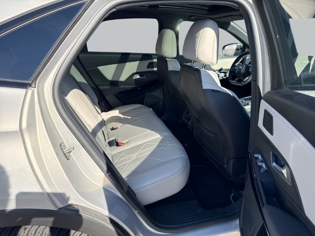 Fahrzeugabbildung DS Automobiles DS7 DS Esprit de Voyage Panorama Digitales Cockpit Klimasitze LED El. Heckklappe