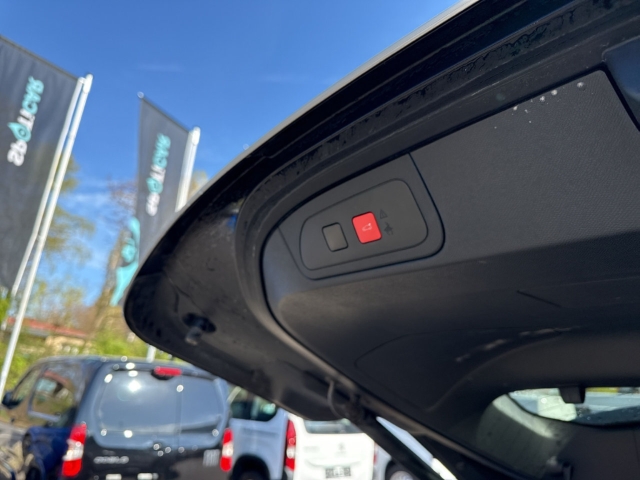 Fahrzeugabbildung DS Automobiles DS7 DS Esprit de Voyage Panorama Digitales Cockpit Klimasitze LED El. Heckklappe