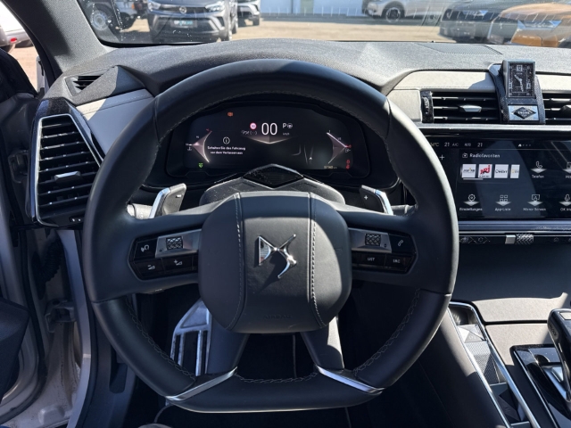 Fahrzeugabbildung DS Automobiles DS7 DS Esprit de Voyage Panorama Digitales Cockpit Klimasitze LED El. Heckklappe