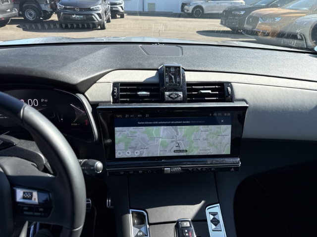 Fahrzeugabbildung DS Automobiles DS7 DS Esprit de Voyage Panorama Digitales Cockpit Klimasitze LED El. Heckklappe