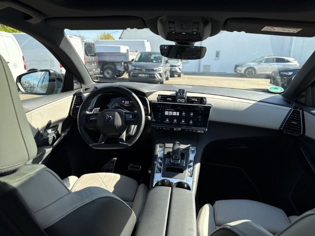 Fahrzeugabbildung DS Automobiles DS7 DS Esprit de Voyage Panorama Digitales Cockpit Klimasitze LED El. Heckklappe