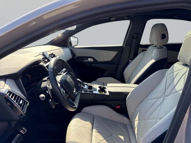 Fahrzeugabbildung DS Automobiles DS7 DS Esprit de Voyage Panorama Digitales Cockpit Klimasitze LED El. Heckklappe