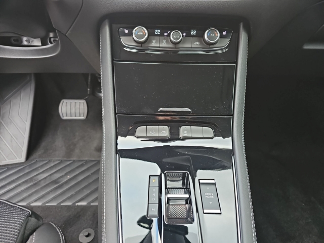 Fahrzeugabbildung Opel Grandland GS 1.2 Turbo Navi digitales Cockpit 360 Kamera LED El. Heckklappe Apple CarPlay