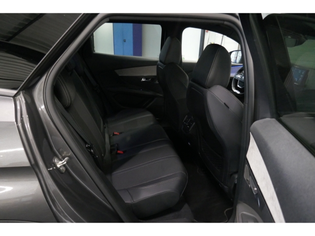 Fahrzeugabbildung Peugeot 3008 GT Navi Digitales Cockpit Soundsystem LED ACC El. Heckklappe 2-Zonen-Klimaautom - mit KI generiert/bearbeitet