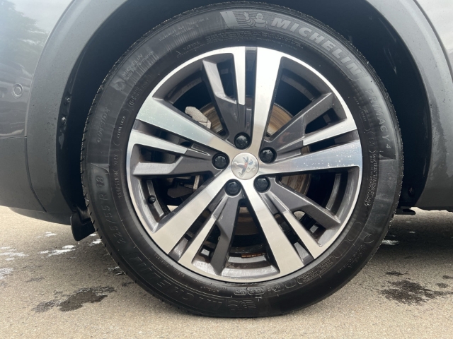 Fahrzeugabbildung Peugeot 3008 Hybrid 225 Allure Pack Navi Digitales Cockpit 360 Kamera LED ACC 2-Zonen-Klimaautom
