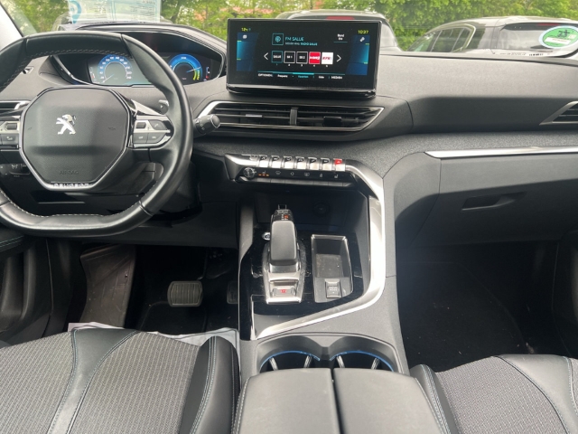 Fahrzeugabbildung Peugeot 3008 Hybrid 225 Allure Pack Navi Digitales Cockpit 360 Kamera LED ACC 2-Zonen-Klimaautom