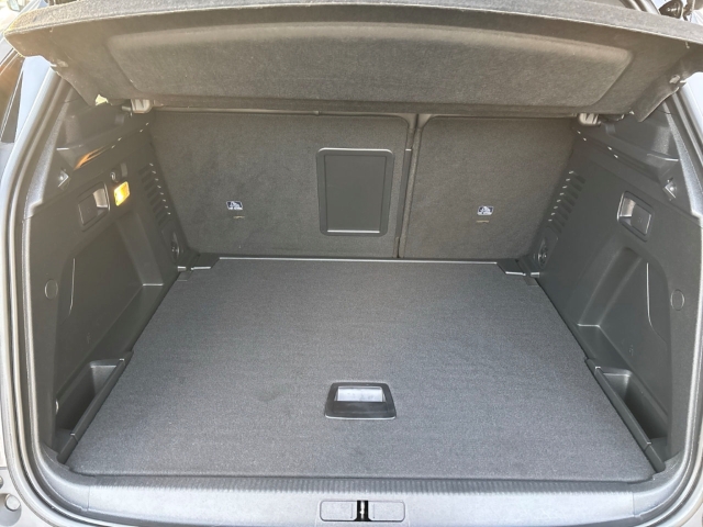 Fahrzeugabbildung Peugeot 3008 GT Navi Digitales Cockpit LED ACC El. Heckklappe 2-Zonen-Klimaautom Fahrerprofil