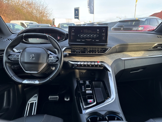 Fahrzeugabbildung Peugeot 3008 GT Navi Digitales Cockpit LED ACC El. Heckklappe 2-Zonen-Klimaautom Fahrerprofil
