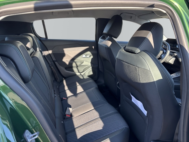 Fahrzeugabbildung Peugeot 308 Active Pack PHEV OBC 7,4 kW Navi Memory Sitze 2-Zonen-Klimaautom SHZ LenkradHZG