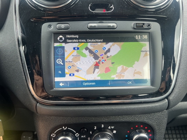 Fahrzeugabbildung Dacia Dokker Stepway Plus Navi ACC Apple CarPlay Android Auto Fahrerprofil DAB SHZ Rückfahrkam.