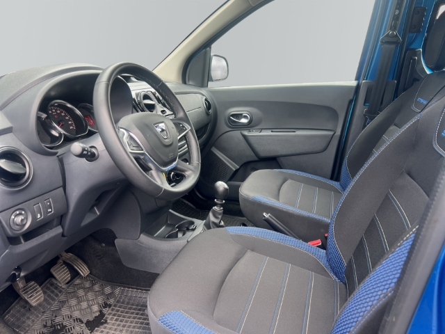 Fahrzeugabbildung Dacia Dokker Stepway Plus Navi ACC Apple CarPlay Android Auto Fahrerprofil DAB SHZ Rückfahrkam.