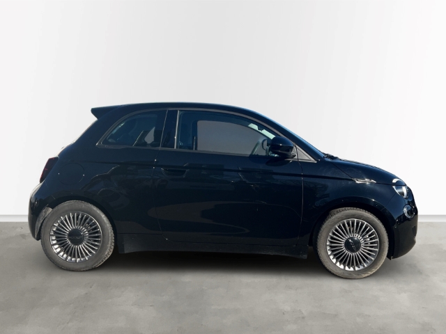 Fahrzeugabbildung Fiat 500e Navi Apple CarPlay Android Auto Klimaautom Fahrerprofil DAB Ambientebeleuchtung