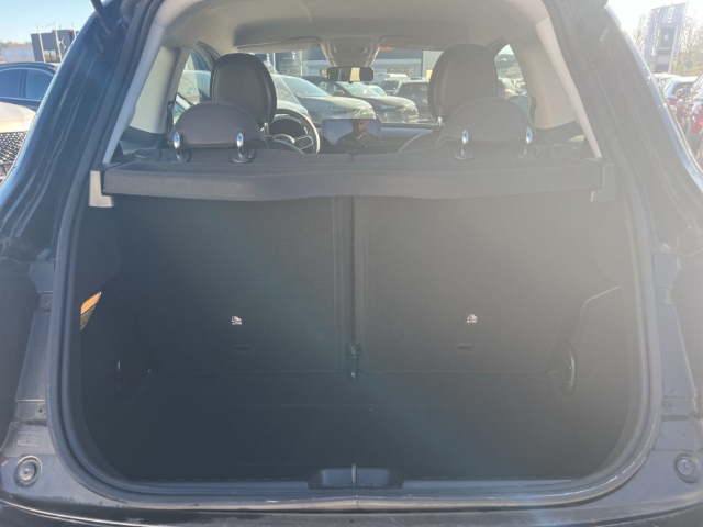 Fahrzeugabbildung Fiat 500e Navi Apple CarPlay Android Auto Klimaautom Fahrerprofil DAB Ambientebeleuchtung
