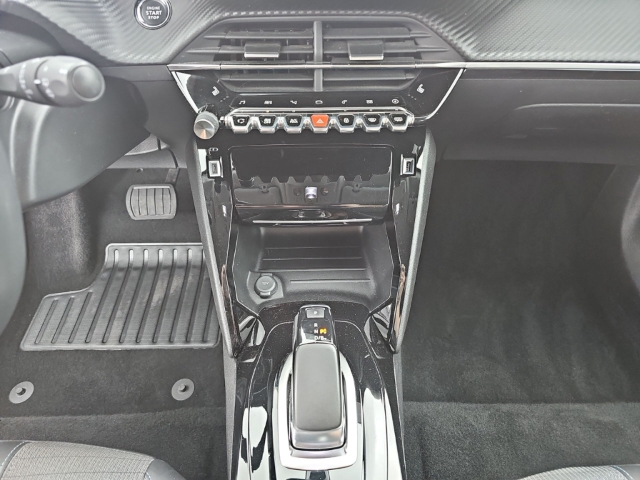 Fahrzeugabbildung Peugeot e-2008 Allure Pack Elektromotor Navi Digitales Cockpit LED Apple CarPlay Android Auto