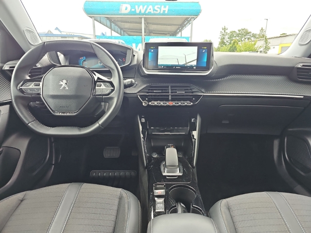 Fahrzeugabbildung Peugeot e-2008 Allure Pack Elektromotor Navi Digitales Cockpit LED Apple CarPlay Android Auto