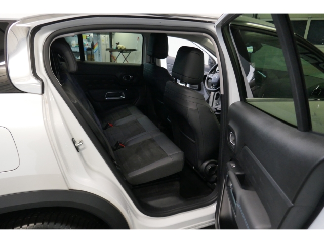 Fahrzeugabbildung Citroen C5 Aircross Max Navi Digitales Cockpit LED Apple CarPlay Android Auto Mehrzonenklima Musikstreaming DAB - mit KI generiert/bearbeitet
