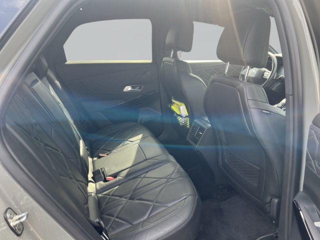 Fahrzeugabbildung DS Automobiles DS7 DS Rivoli Digitales Cockpit Klimasitze LED Klimaautom Ambientebeleuchtung