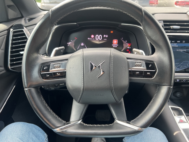 Fahrzeugabbildung DS Automobiles DS7 DS Rivoli Digitales Cockpit Klimasitze LED Klimaautom Ambientebeleuchtung
