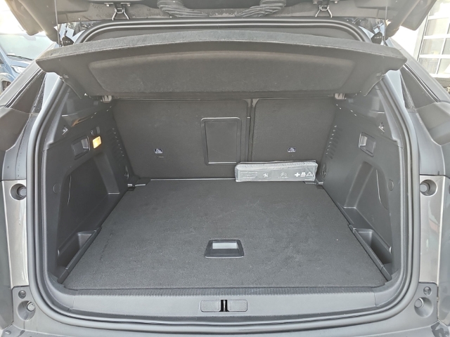 Fahrzeugabbildung Peugeot 3008 Allure Pack 1.2 PureTech Navi Digitales Cockpit 360 Kamera LED El. Heckklappe