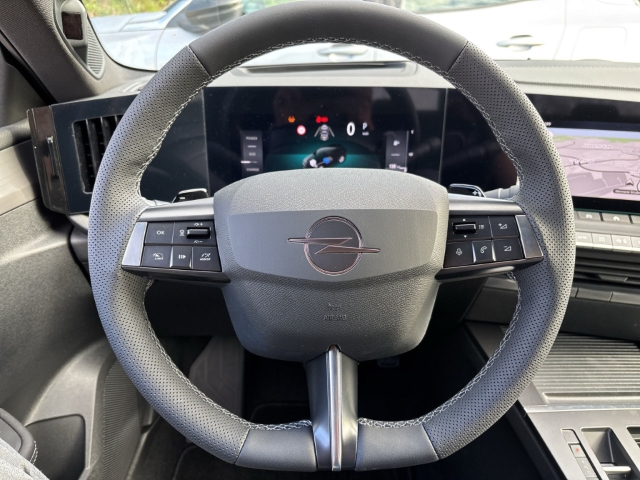 Fahrzeugabbildung Opel Astra Sports Tourer Ultimate HD Matrix LED HUD Navi Kurvenlicht