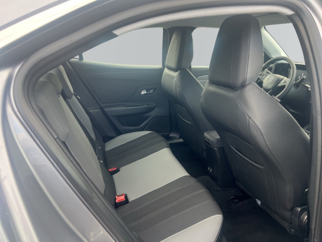 Fahrzeugabbildung Opel Mokka Elegance Digitales Cockpit LED Apple CarPlay Android Auto Musikstreaming DAB Ambientebeleuchtung