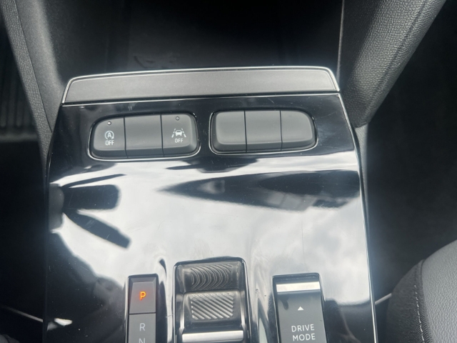 Fahrzeugabbildung Opel Mokka Elegance Digitales Cockpit LED Apple CarPlay Android Auto Musikstreaming DAB Ambientebeleuchtung